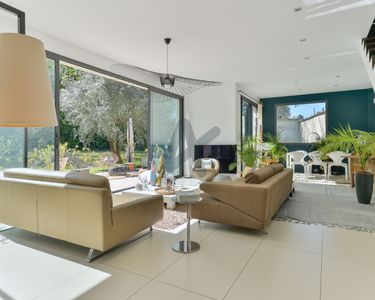 Maison 1 490 000 € - 206 m²