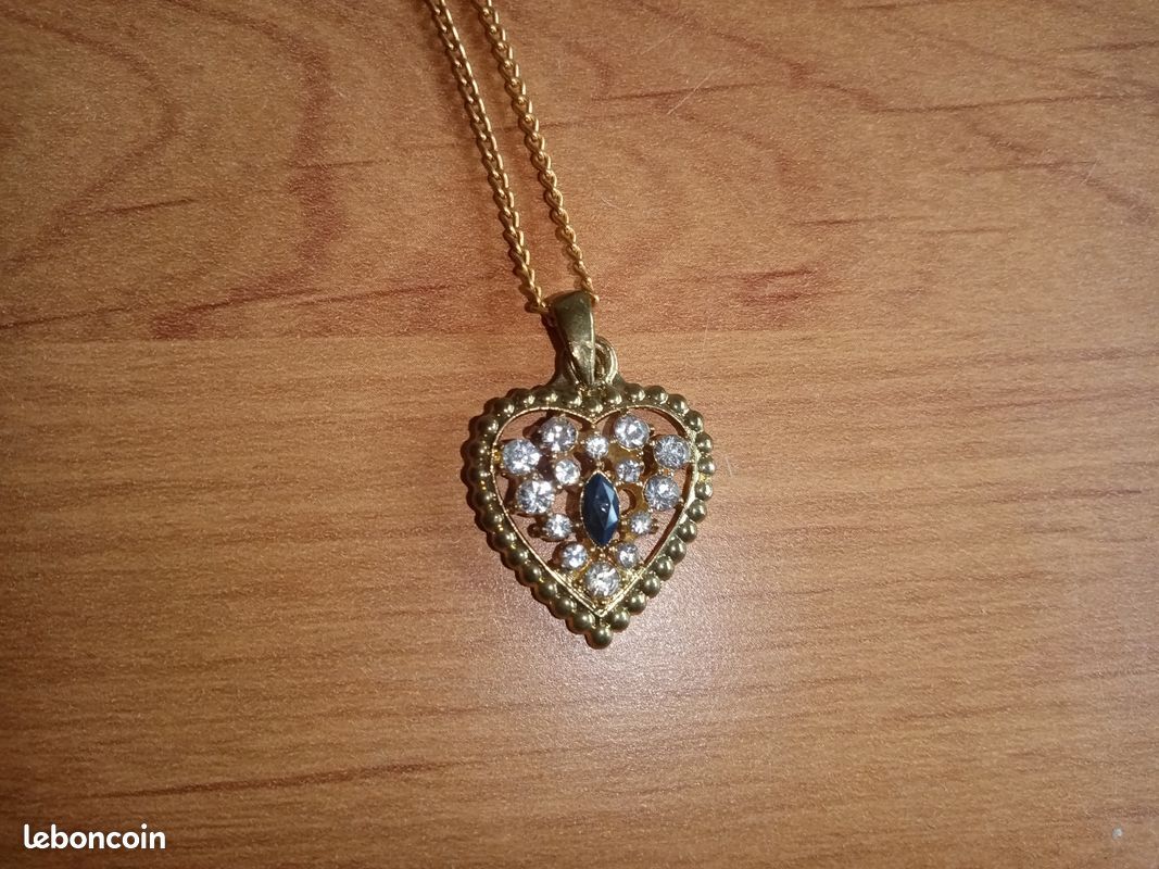 COLLIER Doré Pendentif Ajouré Coeur avec Strass - 45 cm (image 4)