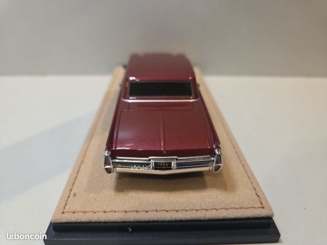 CADILLAC - COUPE DEVILLE 1978 - RUIDOSO SADDLE MET - 78603 STAMP-MODELS - 1/43 - miniature américaine