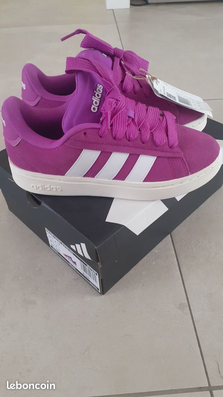 adidas gazelle silver green womens adidas Originals Junior Campus 00S Trainers