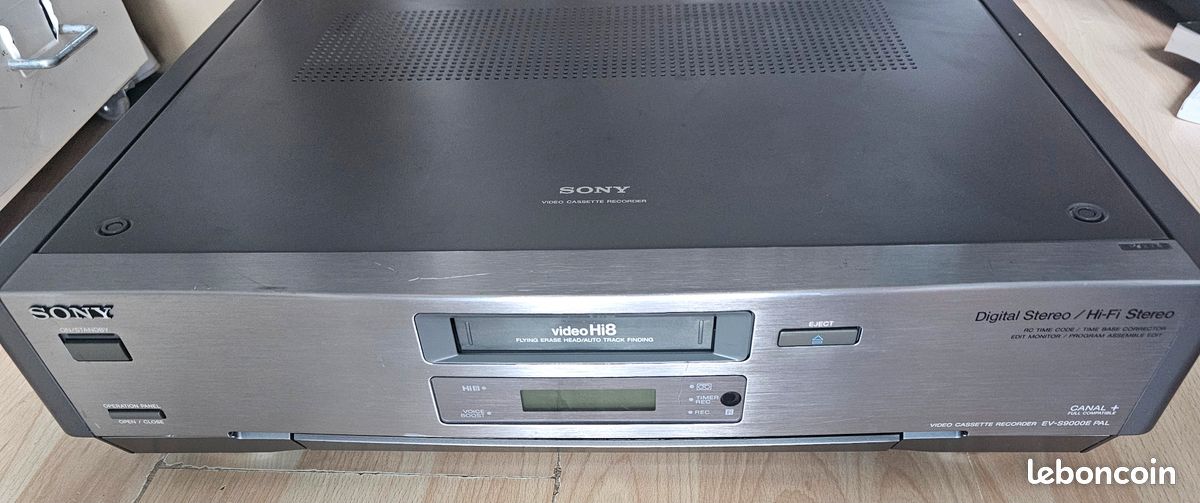 Sony ev-s9000e evs9000 vcr video8 hi8 highend à Andrésy | Clasf image-video