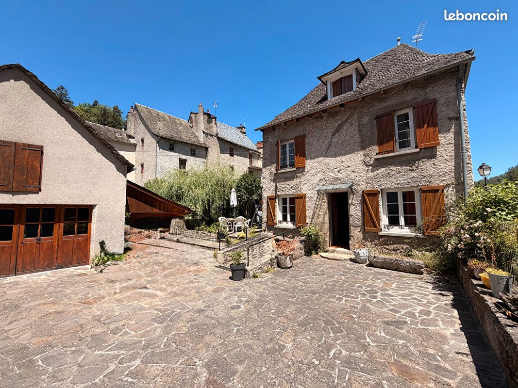 Maison 8 pièces 200 m² · à Chaudes-Aigues · 200 m² · 280 000 €