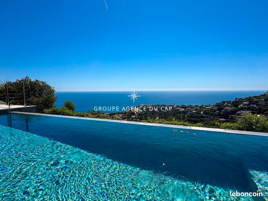 Maison 5 pièces 240 m² · à Roquebrune-sur-Argens · 240 m² · 2 690 000 €