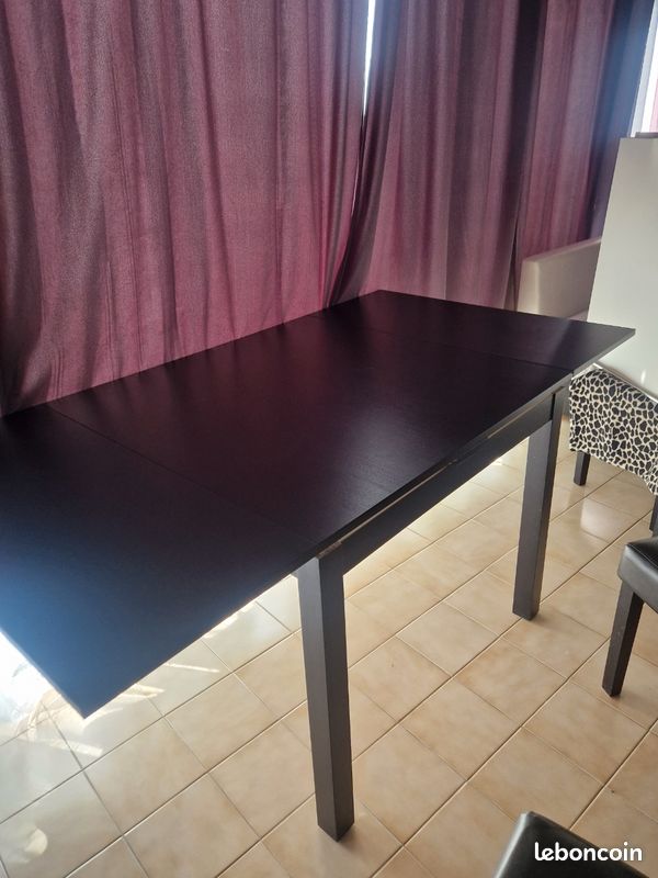 Table 4 personnes avec rallonges (image 1)