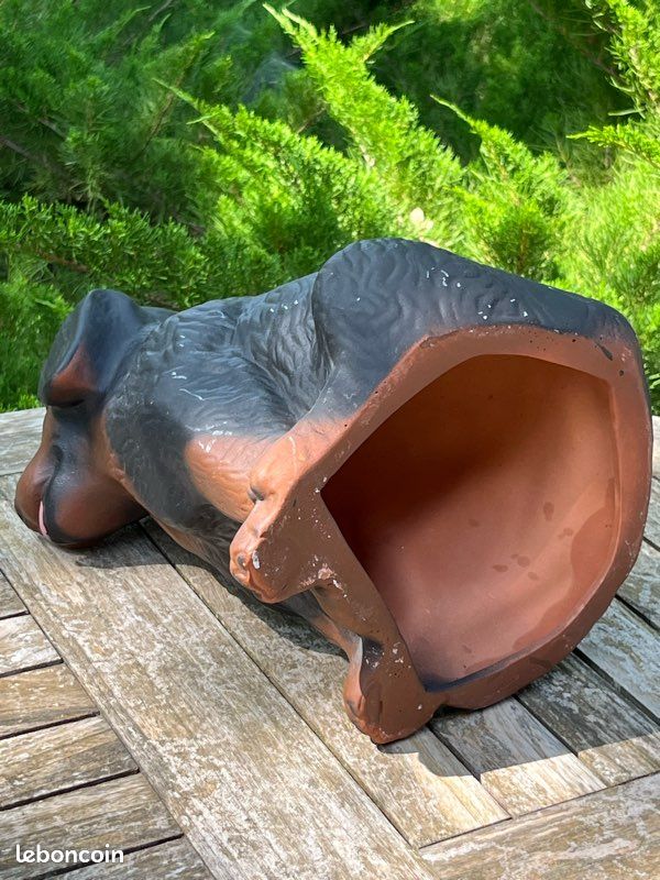 QCLUEU Statue D'extérieur Golden Retriever, Avec Lumières Solaires, Décor Réaliste De Figurine De Chien, Lampe étanche De Décoration De Jardin à La Maison LED, Statue Commémorative De Chien De Jardin