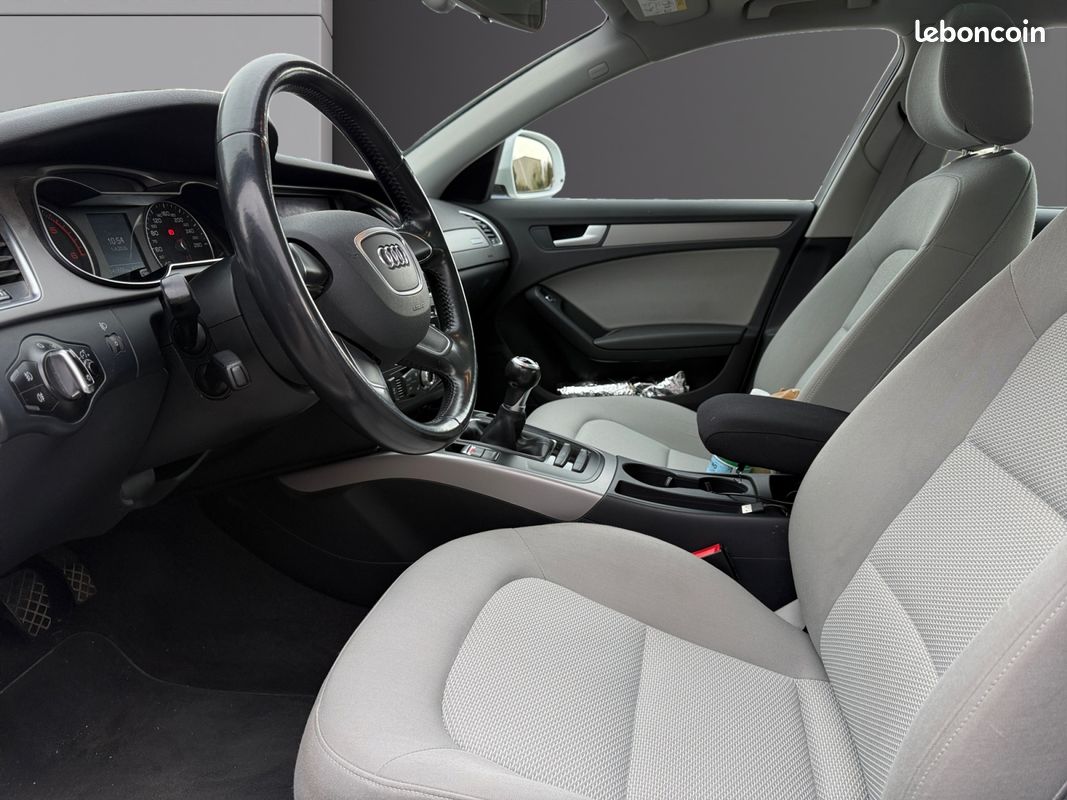 AUDI A4 (2) 2.0 TDI 177 BUSINESS LINE QUATTRO 177Ch Garantie 12 mois (image 9)