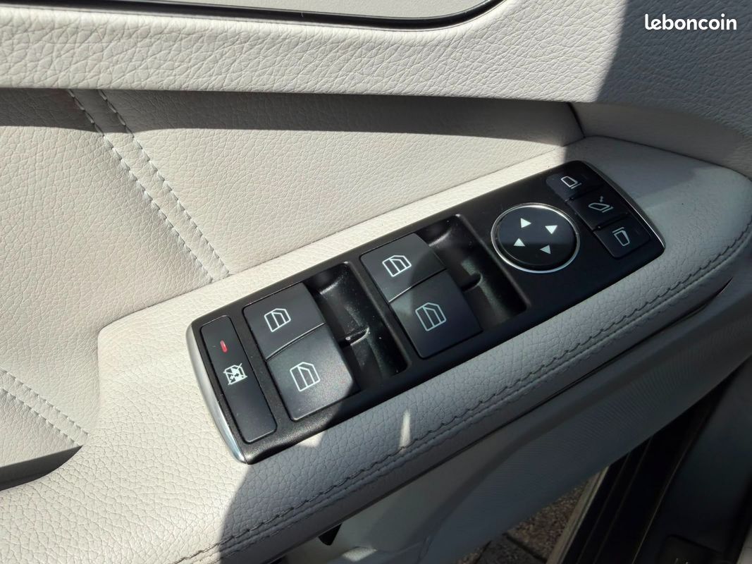 MERCEDES-BENZ Classe E Berline 220 CDi 2.1 CDI 16V DPF BlueEFFICIENCY 7G-TRONIC 170 cv - TOIT OUVRANT - SIEGES ELECTRIQUES (image 27)