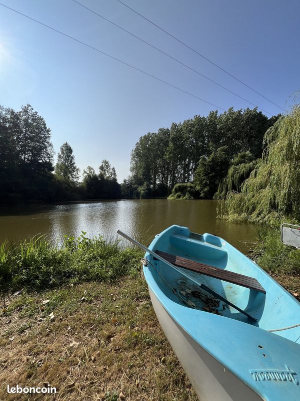 Terrain 49024 m² · à Moulins-le-Carbonnel · 49 024 m² · 229 000 €