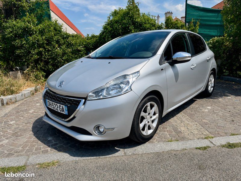 Peugeot 208 Finition Style – Kit Distribution ✅ – Radars recul ✅ (image 1)