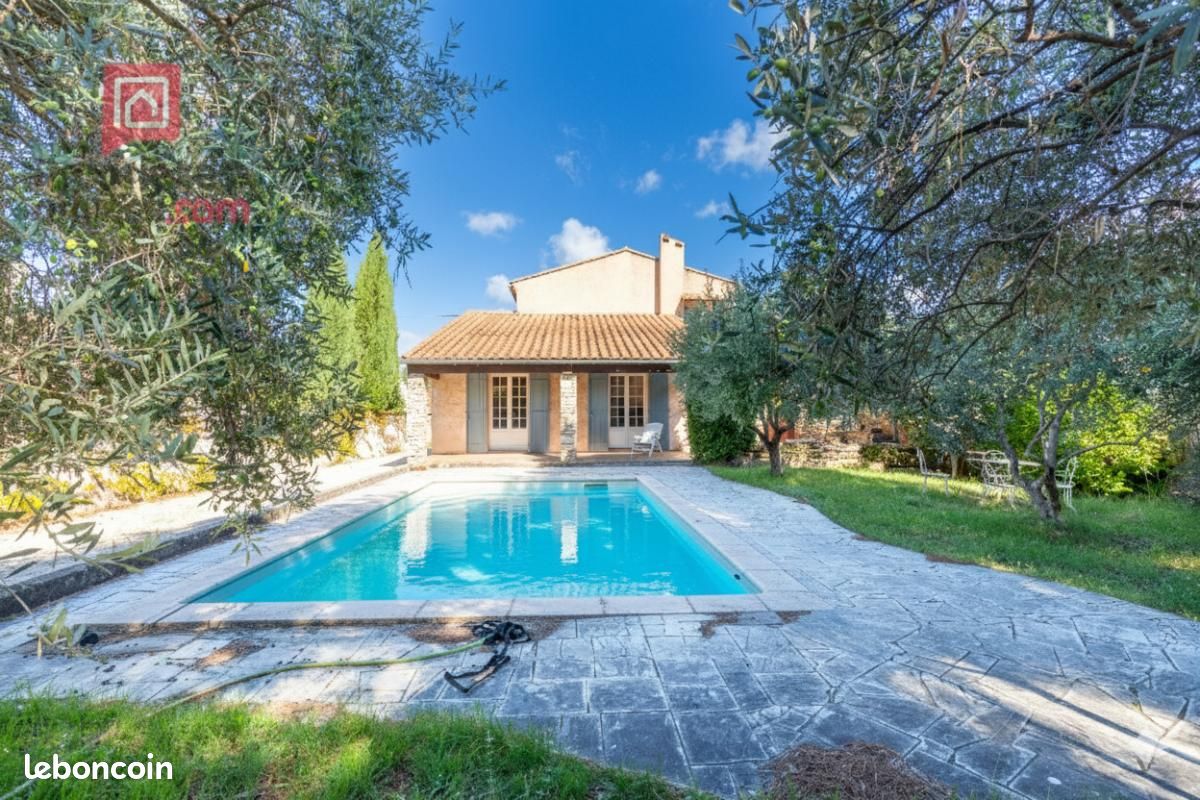 Maison 6 pièces 137 m² · à Carpentras · 137 m² · 329 000 €