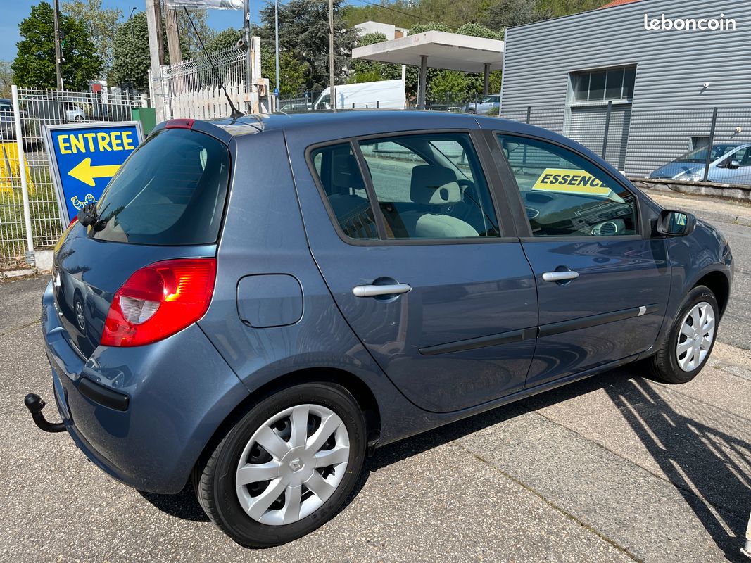 Belle clio III boite automatique 1.6i 16V 110cv 96.800kms poss garantie 12 / 24 / 36 mois (image 3)