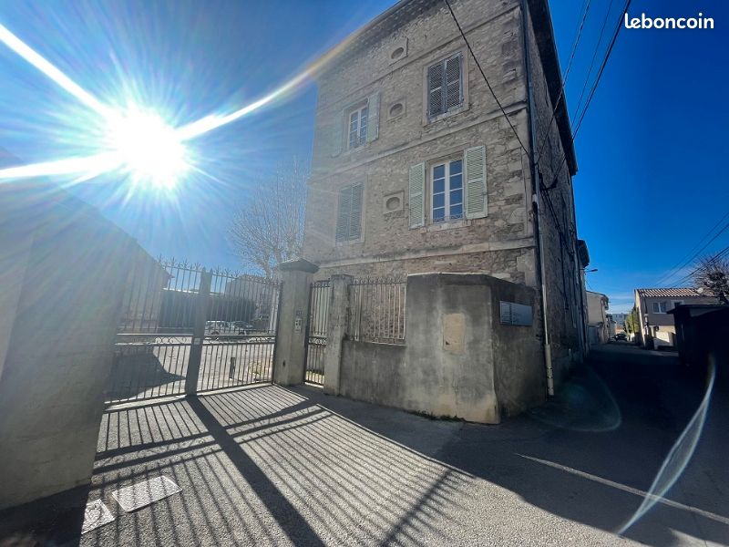 Appartement 3 pièces 55 m² · à Pont-Saint-Esprit · 55 m² · 606 €