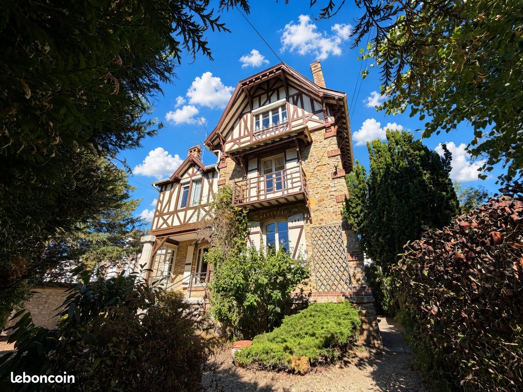 Maison 9 pièces 239 m² · à Melun · 239 m² · 650 000 €