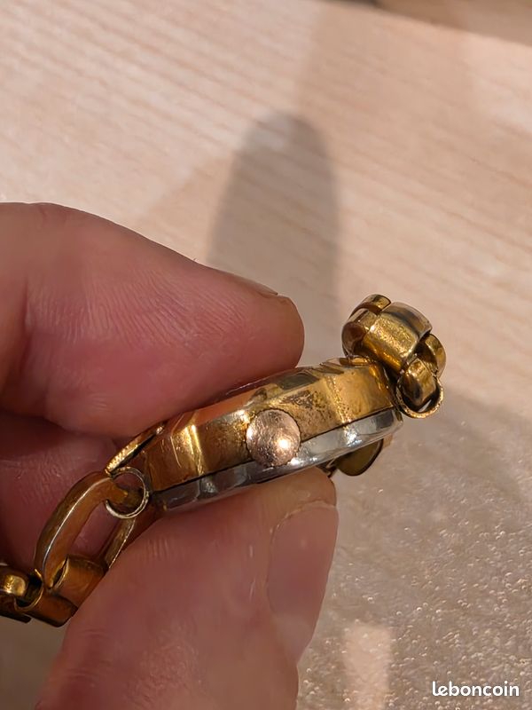 Bracelet De Montre 16mm Plaqué Or Brossé - Longueur 17.5cm, Style Vintage, Neuf Sans étiquette, Fabriqué En Suisse