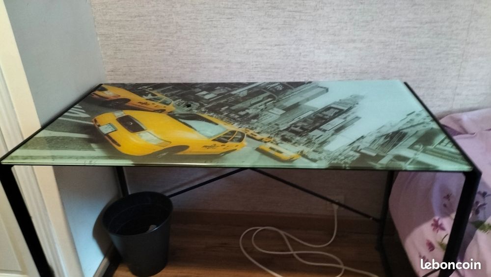 Bureau en verre (image 1)