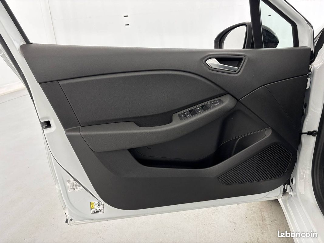RENAULT Clio TCe 100 GPL Evolution (image 11)