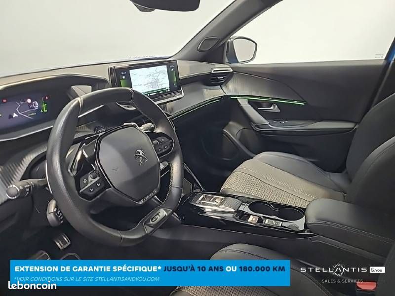 Peugeot 2008 PureTech 130 S&S EAT8 GT (image 9)