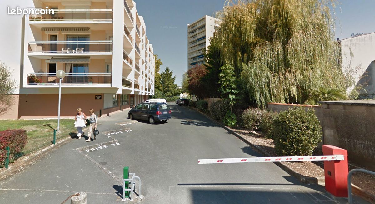 Parking 12 m² · à La Rochelle · 12 m² · 100 €/mois