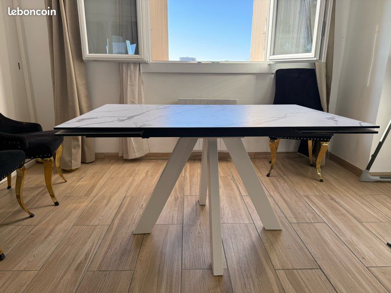 Ensemble tables & chaises – Style moderne chic – Excellent état (image 5)