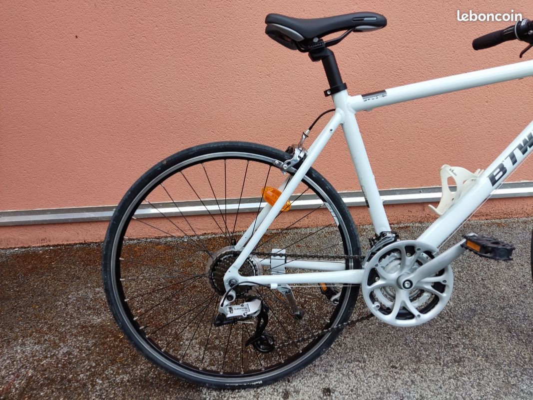 Dernières heures : Vélo route Btwin Forme 3 (image 4)