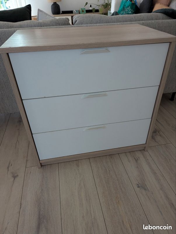 Commode (image 1)
