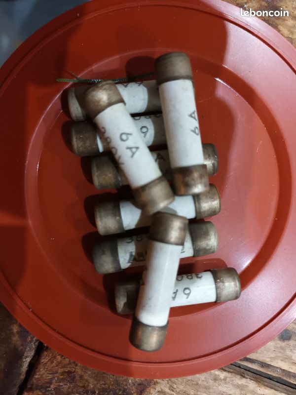Fusible 6A (image 1)