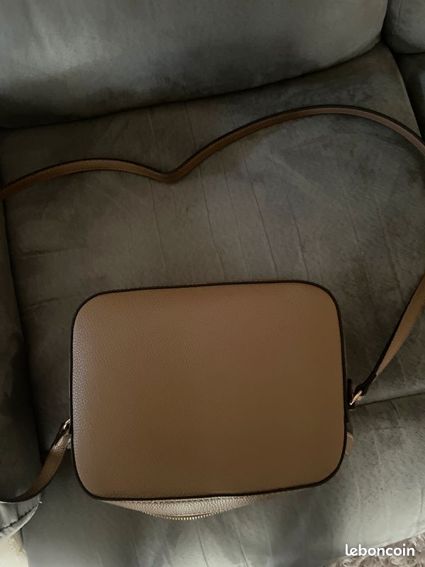 Sac bandoulière guess (image 2)