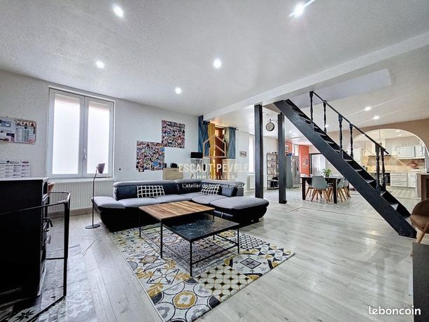 Maison 8 pièces 222 m²