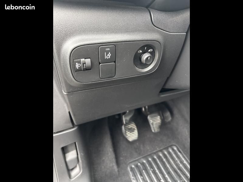 Citroen C3 1.2 PureTech 83 S&S Feel (image 11)