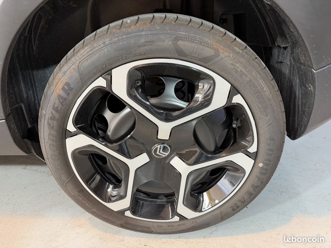 CITROEN C3 PLUS 1.2 Turbo 100ch - 2025 - 4 254 km - Moteur à chaine - Première main - Garantie Stellantis 11/2033 (image 28)