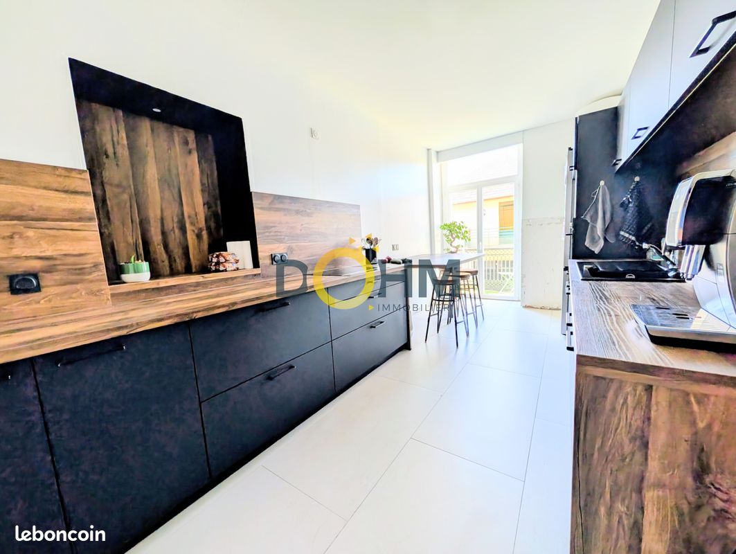 Appartement 5 pièces 127 m² · à La Tour-du-Pin · 127 m² · 223 000 €