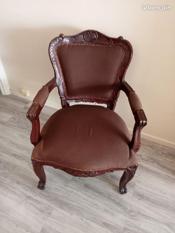 Un fauteuil Bergère Louis XV (image 3)
