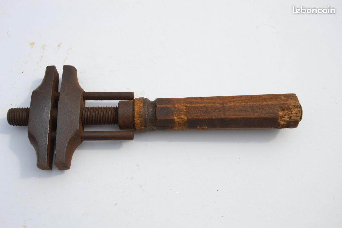 Clé à Molette Ancienne M J H W 105 – Réglable, Taille 230 Mm, Objet De Métier Vintage