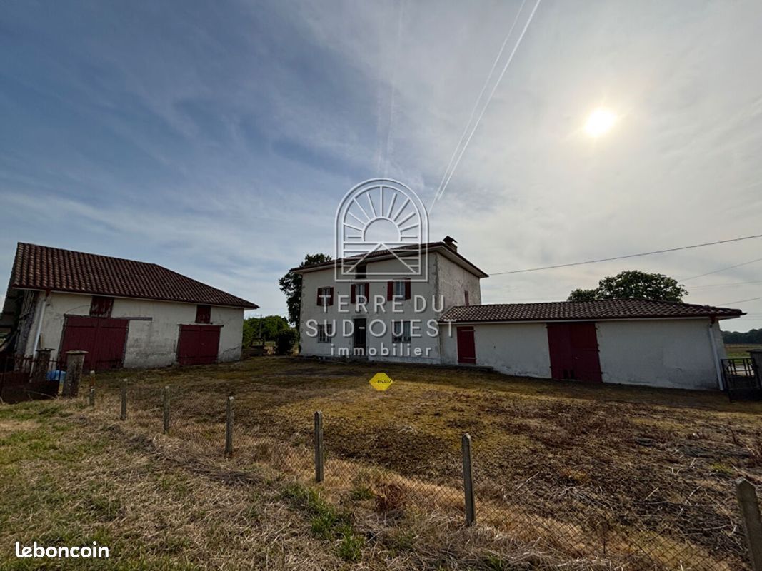 Maison 6 pièces 160 m² · à Pomarez · 160 m² · 110 000 €