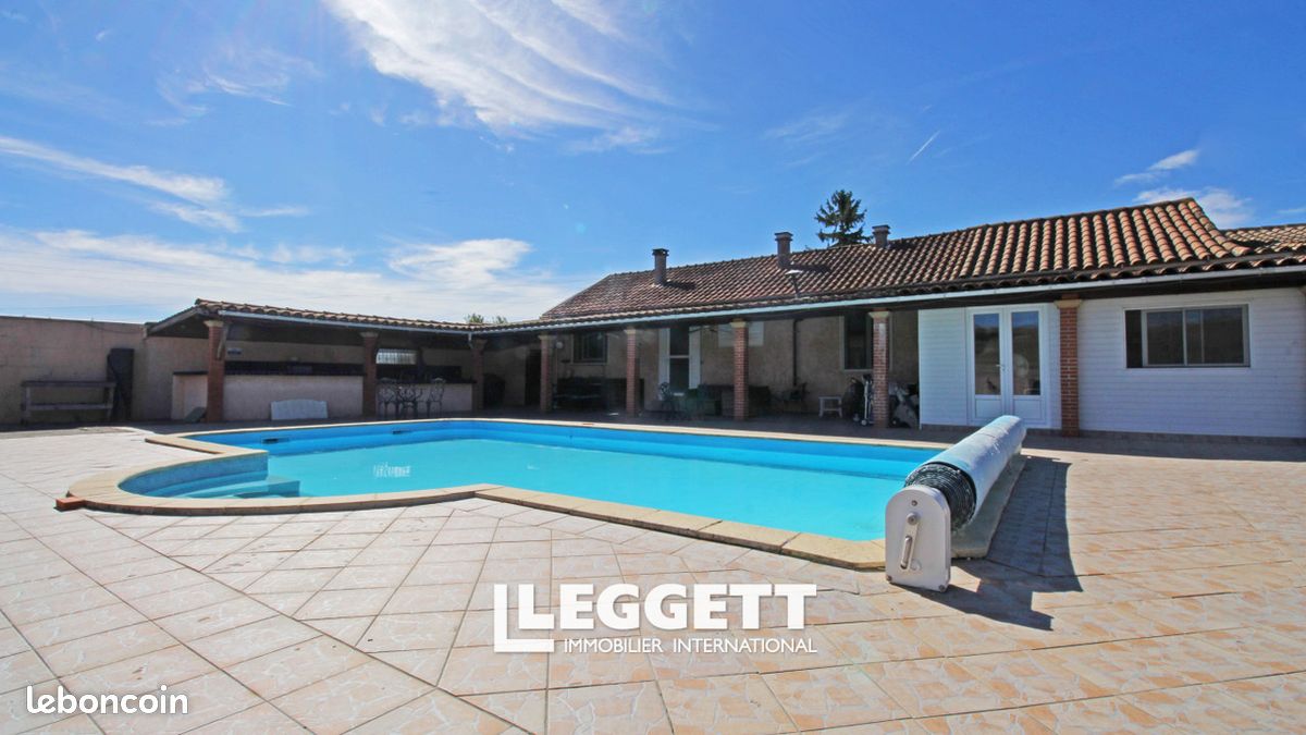 Maison 10 pièces 374 m² · à Fenouillet-du-Razès · 374 m² · 490 000 €