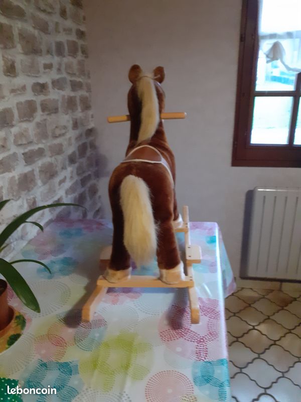 Cheval à bascule (image 3)