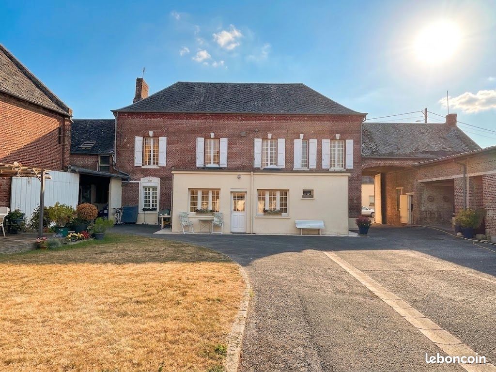 Maison 15 pièces 320 m² · à Nesle · 320 m² · 413 400 €