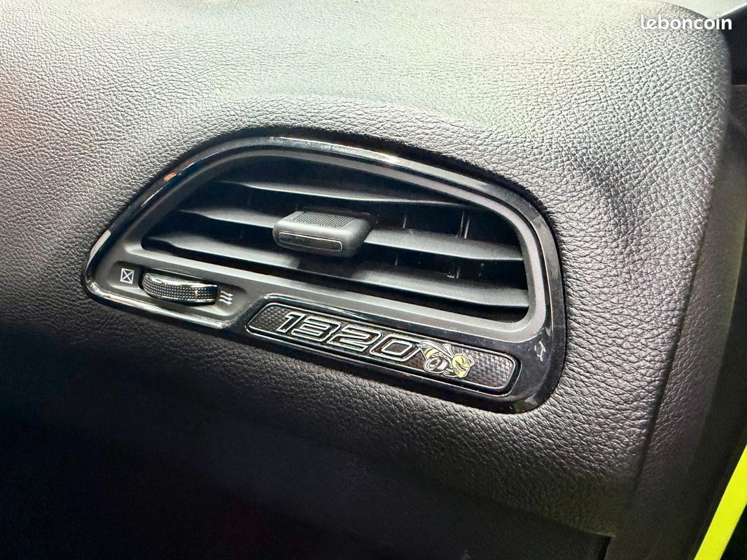 Dodge CHALLENGER R/T Scat Pack Widebody V8 6.4 492 ch – CarPlay – Caméra – Harman Kardon (image 8)