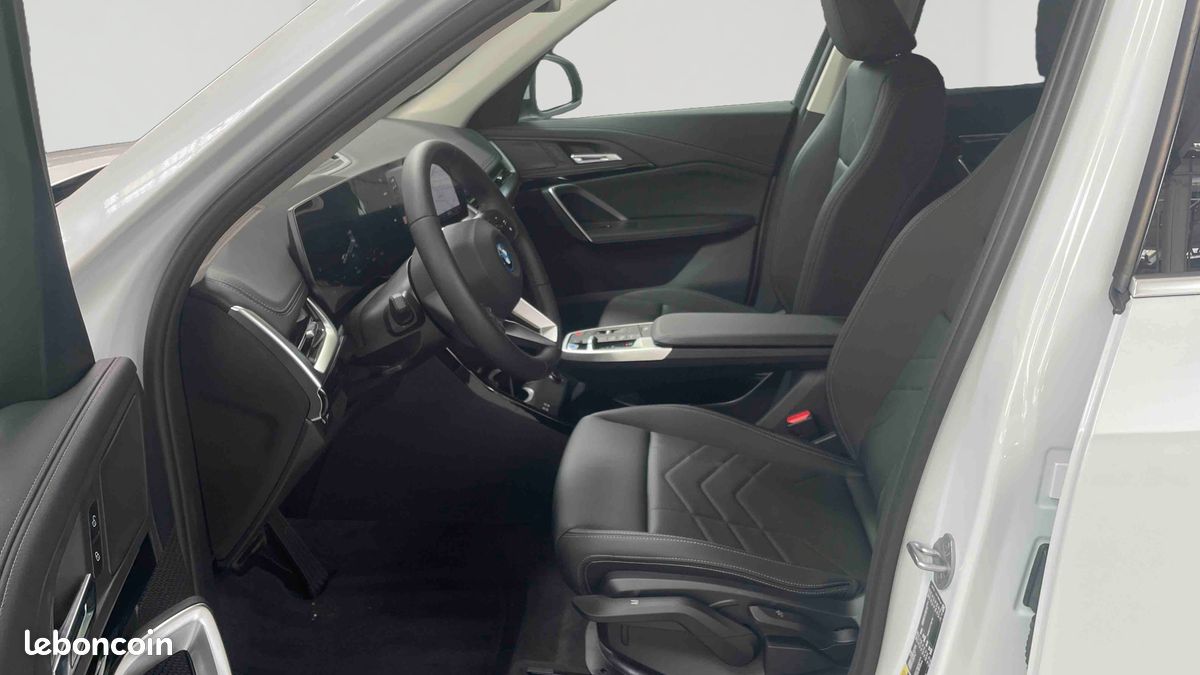 BMW iX1 eDrive20 Pure Edition xLine (image 11)