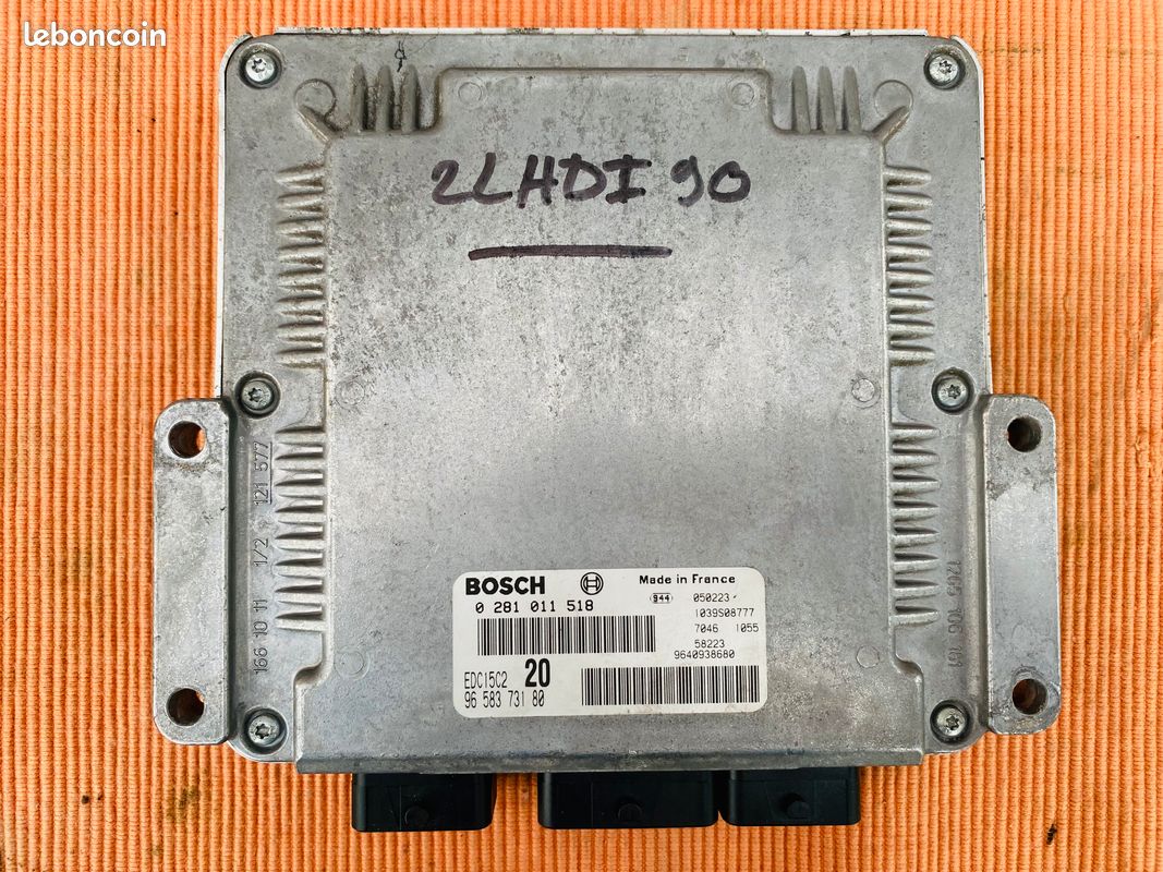 Calculateur Moteur ECU Citroën Xsara 2L HDI - Pièce D'occasion 0281010996 / 9646774280