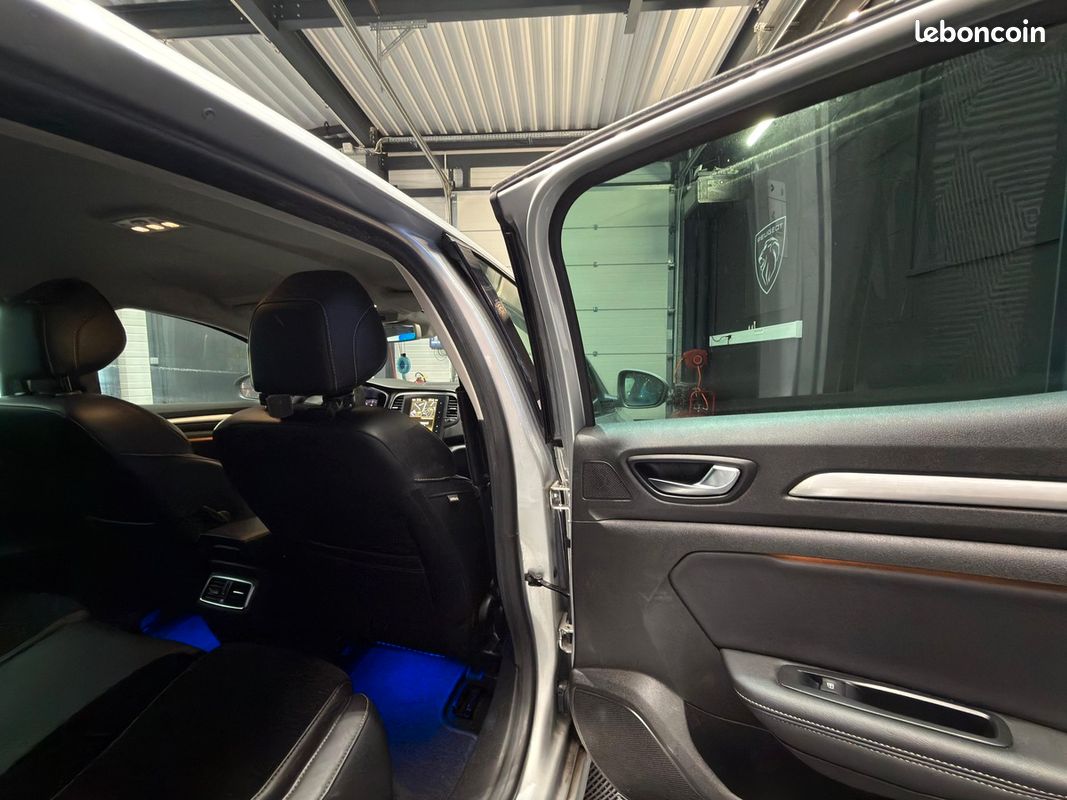 RENAULT Megane IV INTENS 1.5 BLUE DCI - 115 CV - CARPLAY - CAMERA DE RECUL - ATTELAGE (image 17)