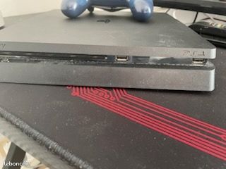 Vend ps4 slim (image 2)