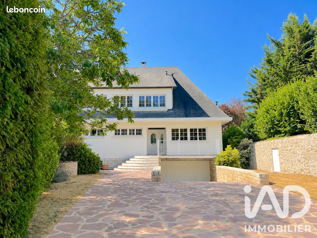 Maison 10 pièces 318 m² · à Boissise-le-Roi · 318 m² · 849 000 €
