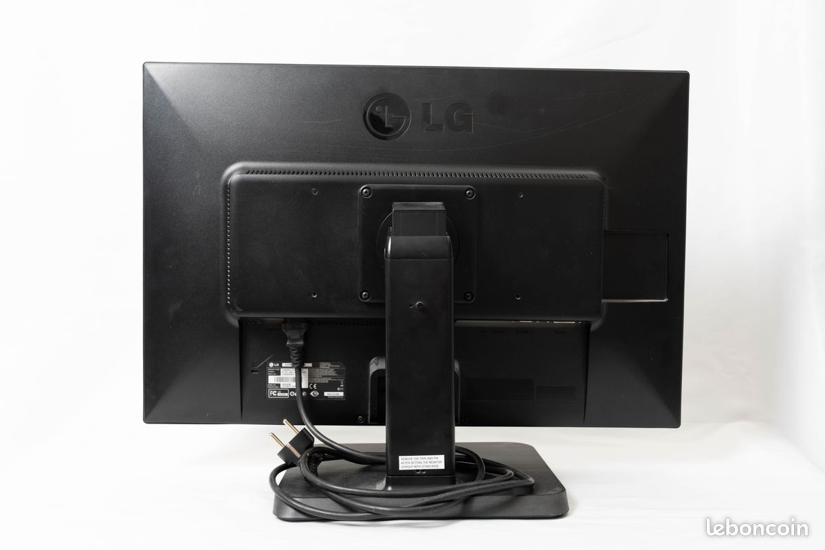 Ecran LG 24EB23 (image 2)