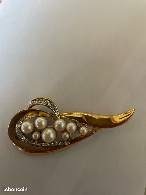 Années 1960 Broches - 910 en vente sur