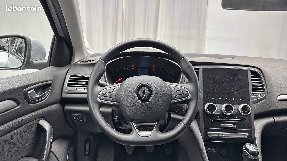 Renault megane iv berline blue dci 115 evolution (image 20)