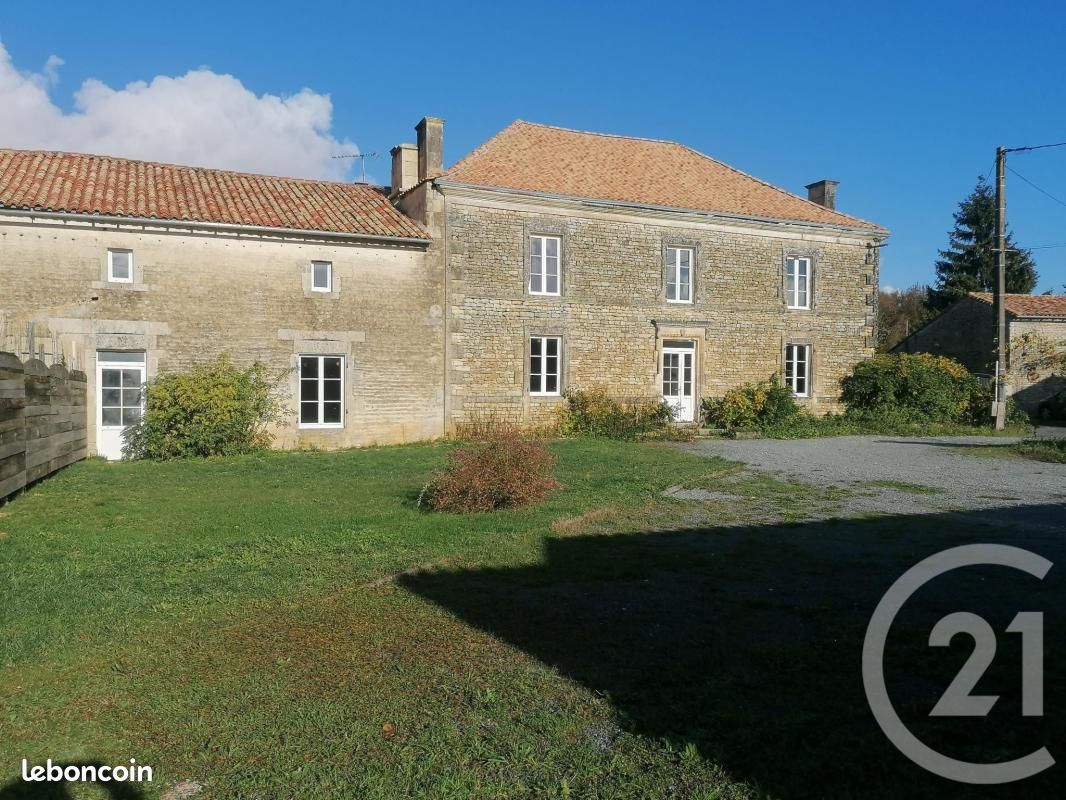 Maison 12 pièces 343 m² - Valdelaume 79110 Pioussay (image principale 0)