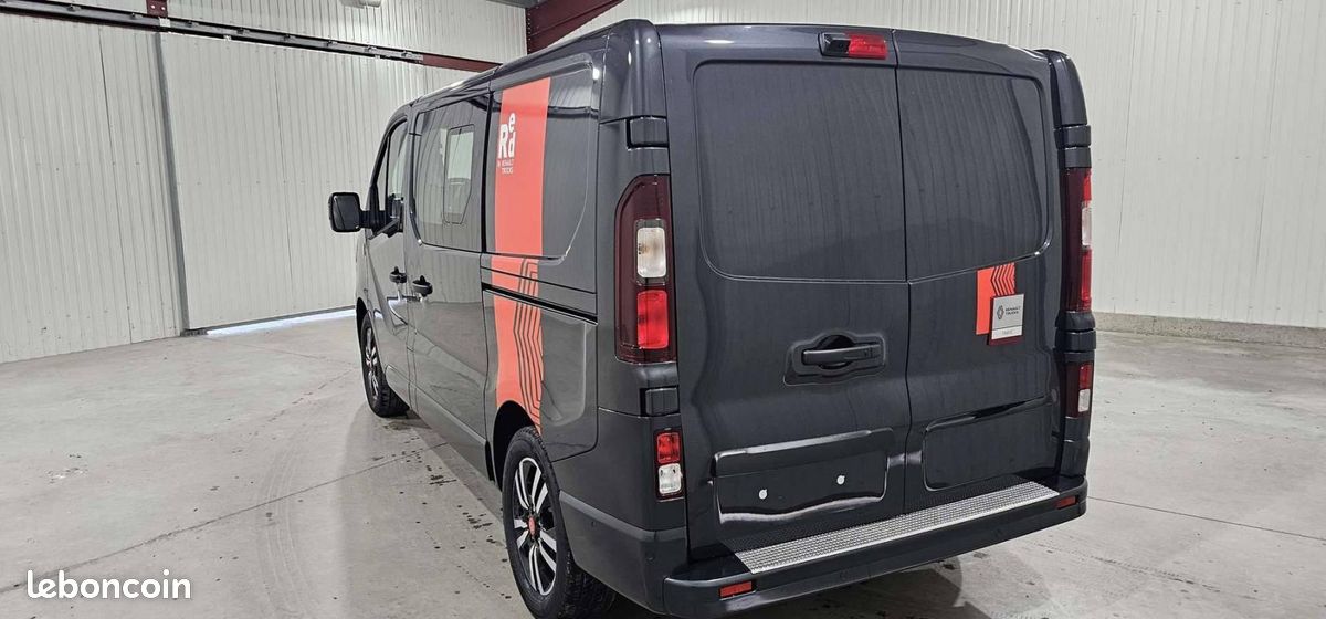 Renault Trafic CABINE APPROFONDIE CA L1H1 BLUE DCI 170 BVA9 RED EDITION EXCLUSIVE (image 10)