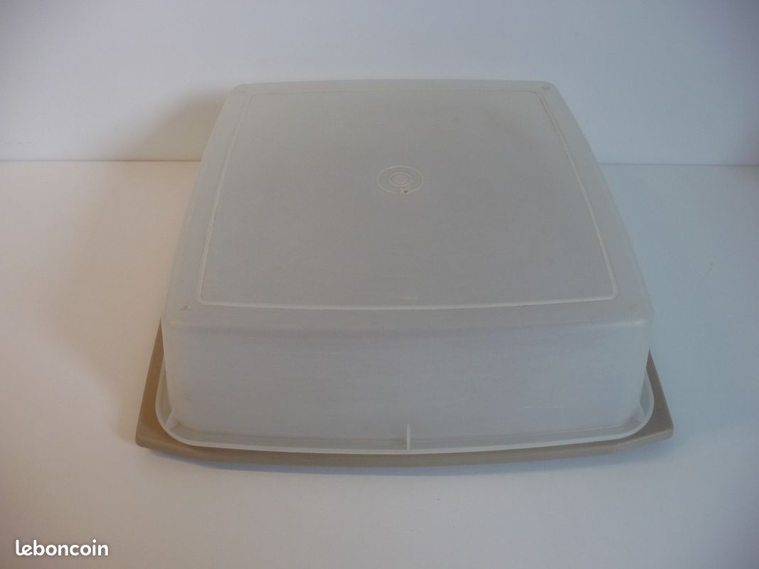 Plat cloche de transport tupperware - Arts de la table Plat cloche de transport tupperware - Arts de la table