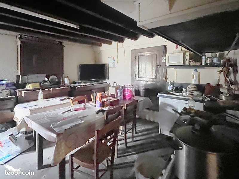 Maison 4 pièces 111 m² · à Rochechouart · 111 m² · 25 000 €